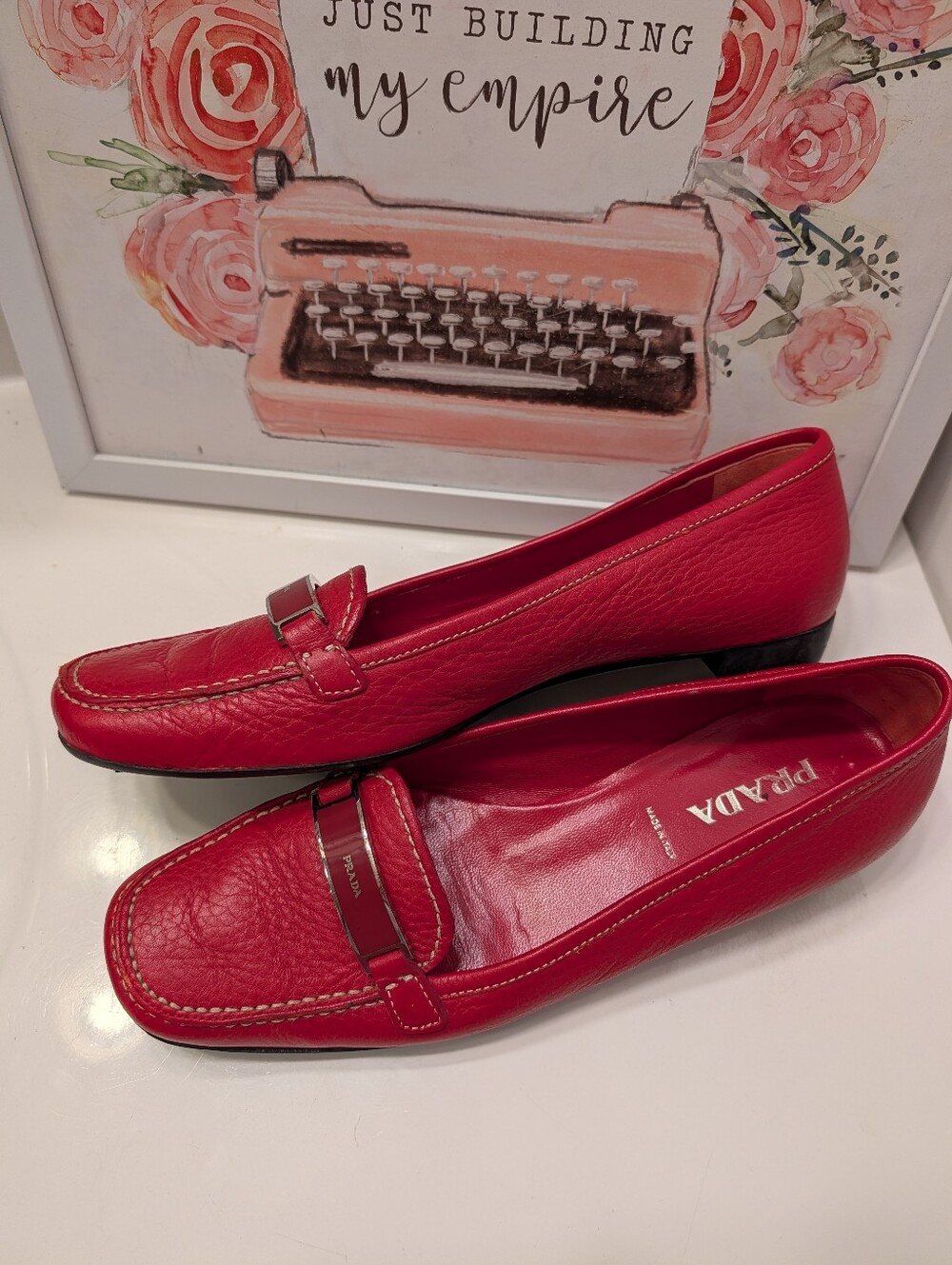 ❤️ Vintage Prada Pebble Leather Slip On Loafers with Metal Logo Bar, 🍒 Red 38.5 - Picture 9 of 16